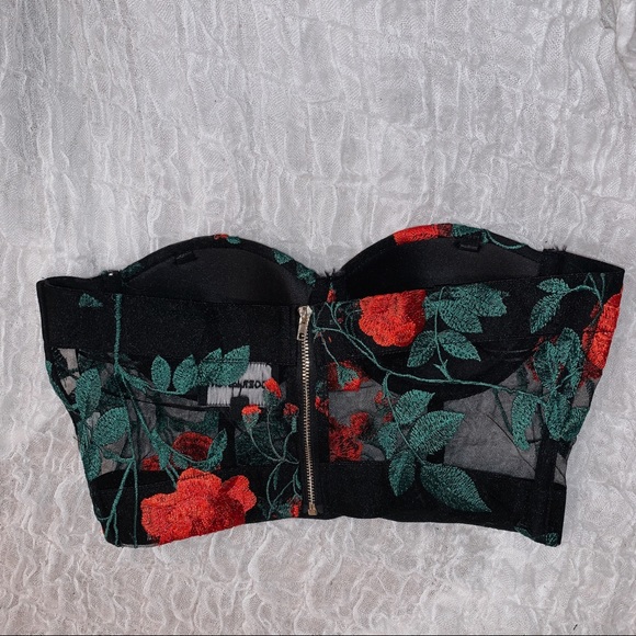 Mesh Rose Patterned Crop - Picture 5 of 6